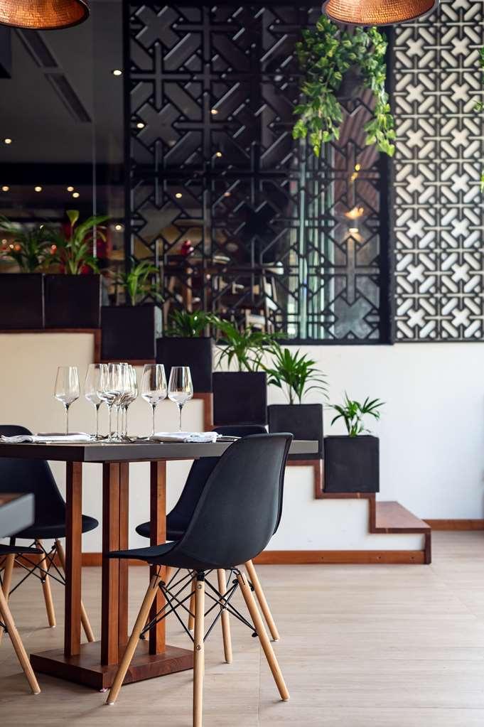 The Reef 28 Hotel Playa del Carmen Restaurant photo